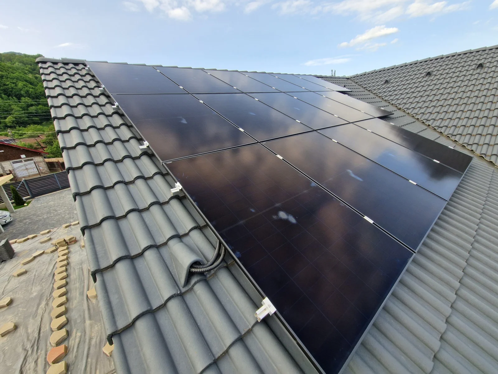 On-Grid Trifazat 8.01 kW cu Stocare - Uricani, Hunedoara